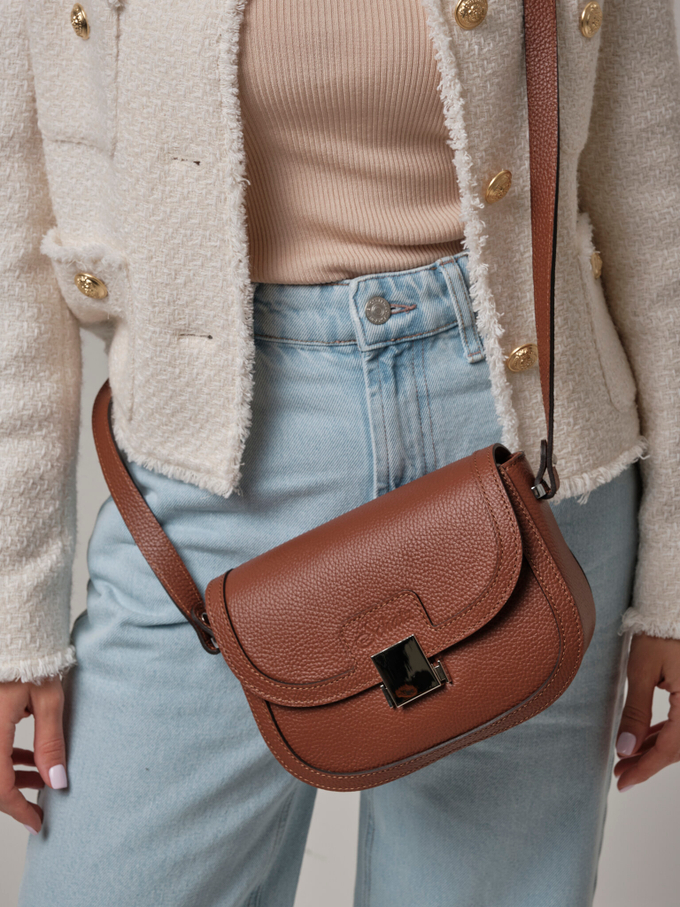 Сумка кожаная на плечо кросс-боди коричневая