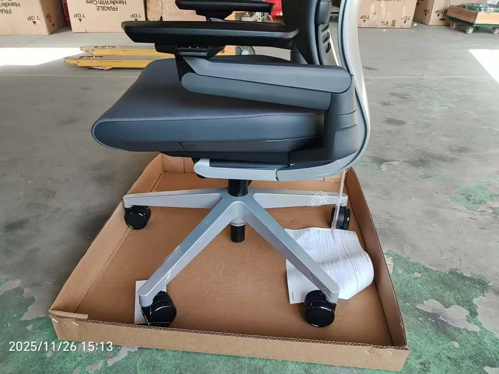 Steelcase Gesture Graphite с подголовником