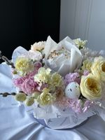 Композиция в коробке с куличем 130гр.