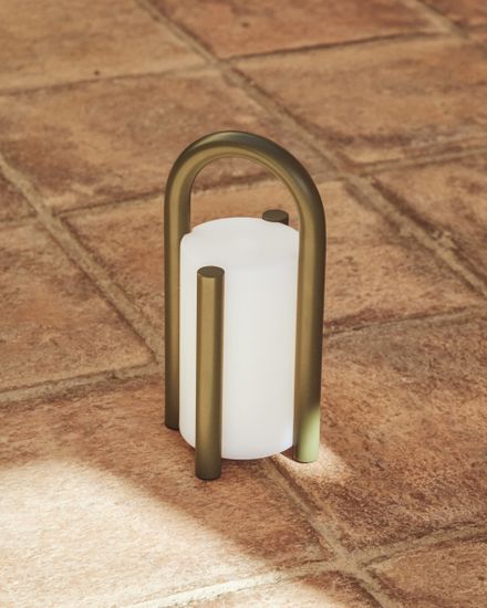 Портативная настольная лампа Leros из полиэтилена и стали зеленого цвета