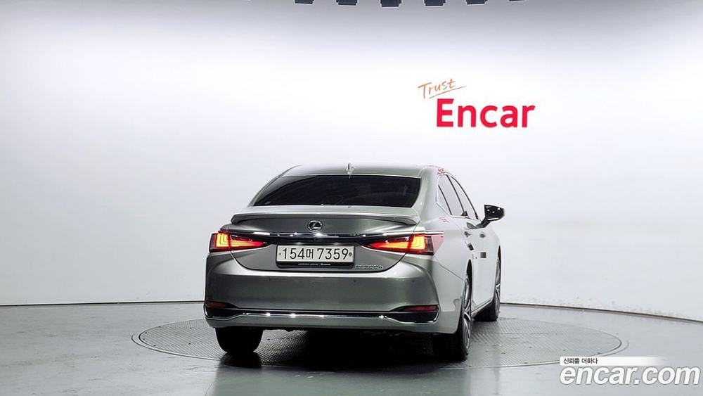 Lexus ES300h 7 Generation Luxury (11.2022)