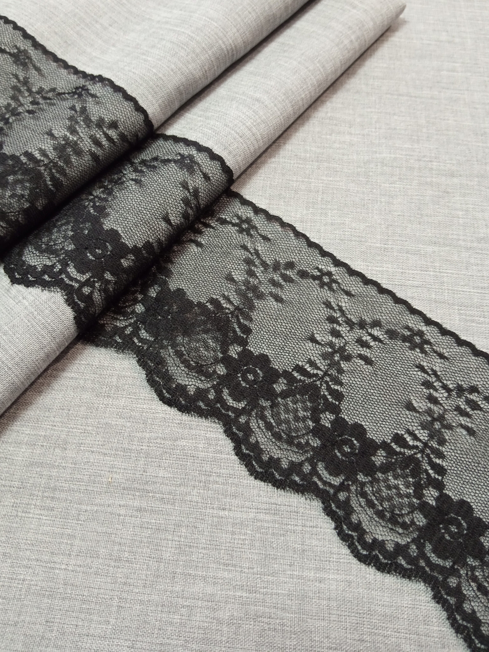 Кружево на сетке 9.3 см*13.71 м