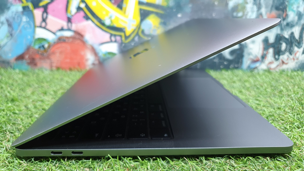 MacBook Pro 13 2017 (A1706) i5/8 Gb/Retina