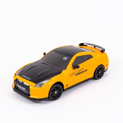 Радиоуправляемая машина для дрифта Nissan GT-R (19 см, 15 км/ч, сменные колеса, фишки) - SC24A02 желто-черный