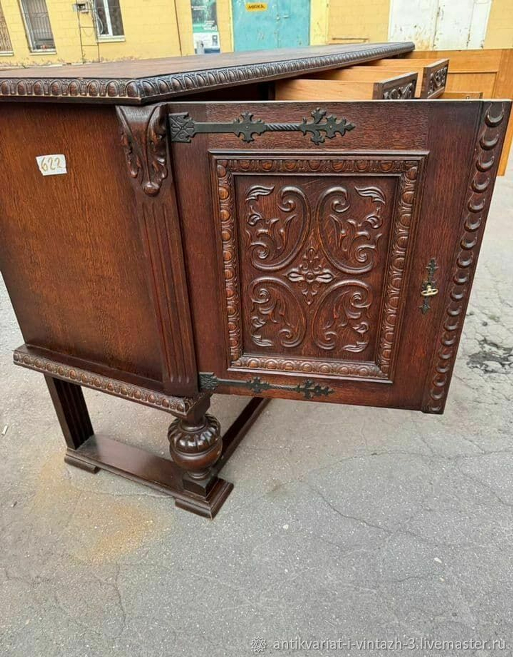 Старинный комод
