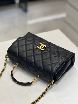Chanel Carry Me 22 cm
