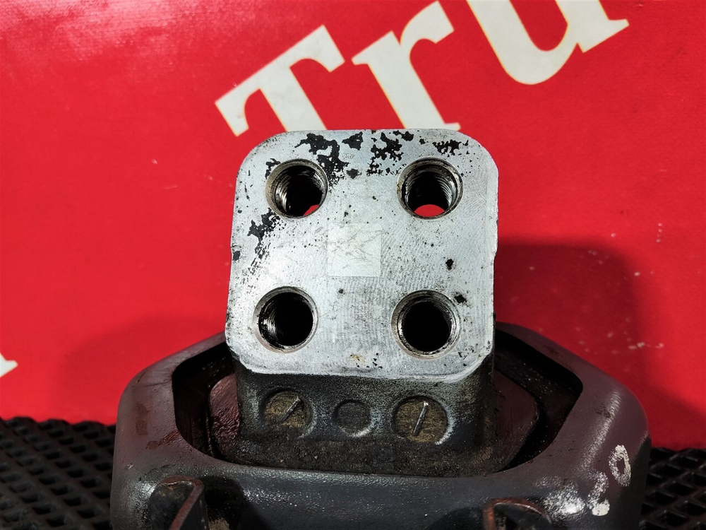 Подушка двигателя задняя