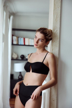 ZARA ТРУСЫ ТАНГА ИЗ СМЕСОВОГО ПОЛИАМИДА С ПЕРЕКРЕСТНЫМ ПОЯСОМ, ЧЕРНЫЙ