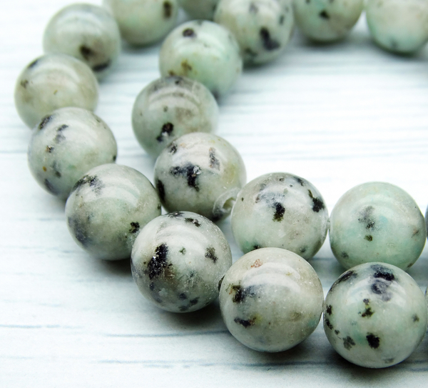 ПК088НН10 Бусины из природного камня Киви, размер: 10 мм, 3 шт.