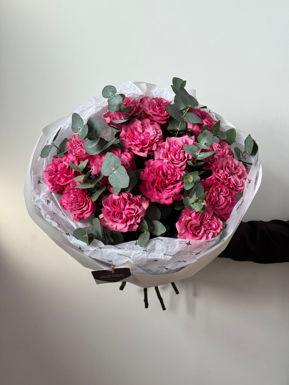 предзаказ - моно букет из роз Кантри и эвкалипта