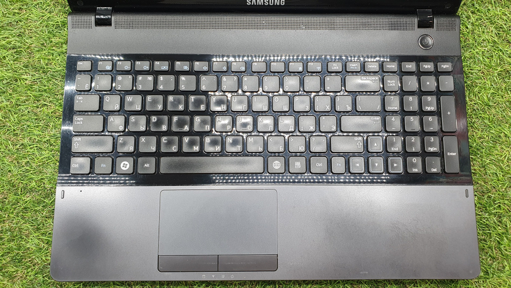 Ноутбук Samsung Pentium /4 Gb/GT 620M