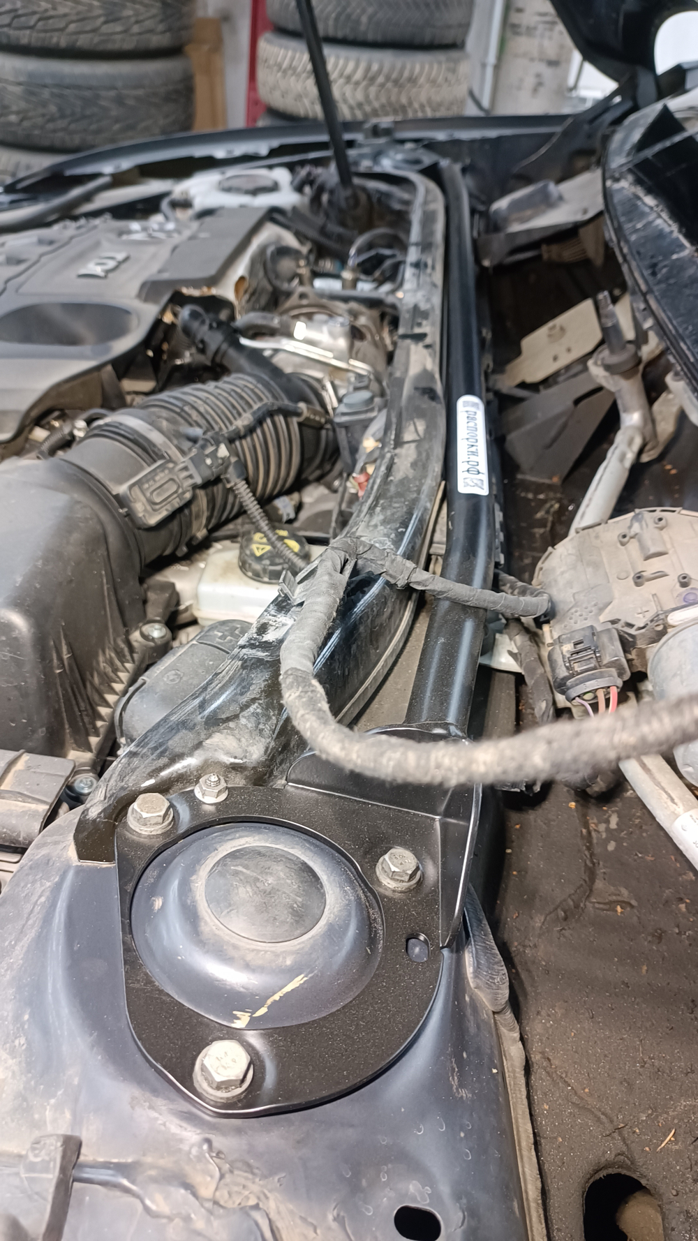 Распорка передних стоек (цельная) Volkswagen Passat B8 (ПОД ЗАКАЗ)