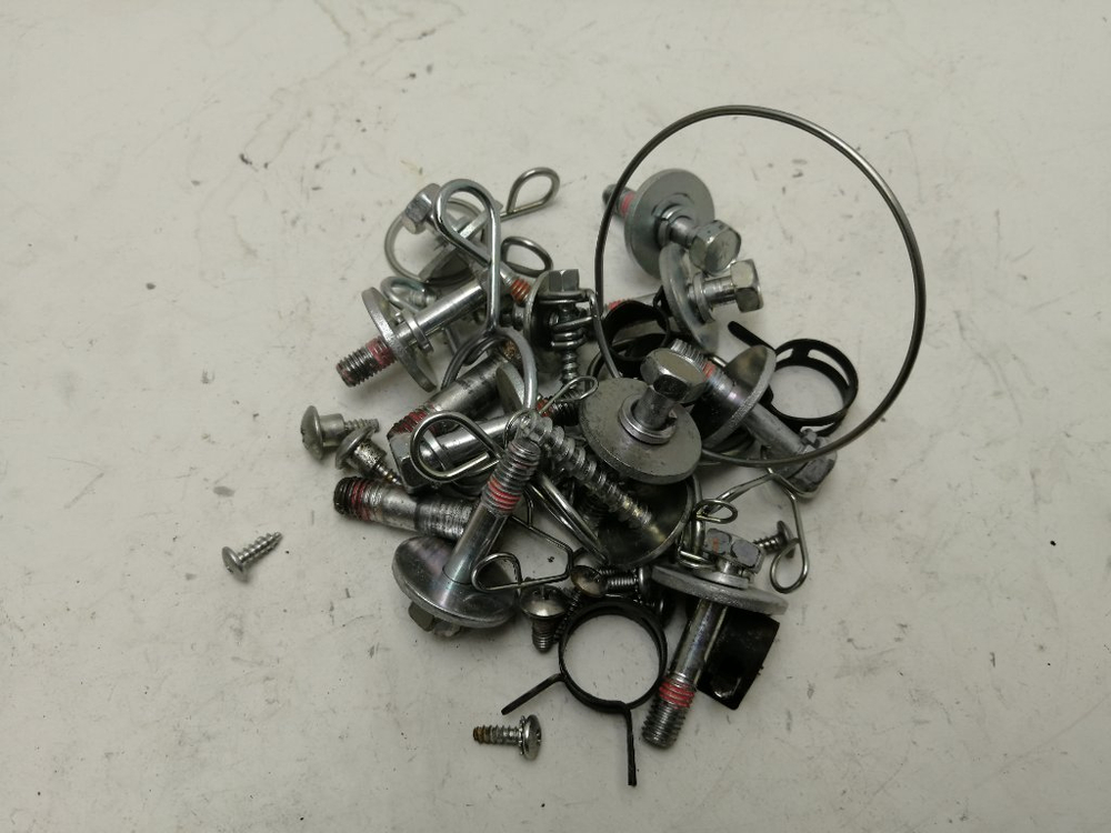WF1600WCW/YLP кт112 Крепеж и хомуты для стиральной машины Samsung WF1600WCW б/у