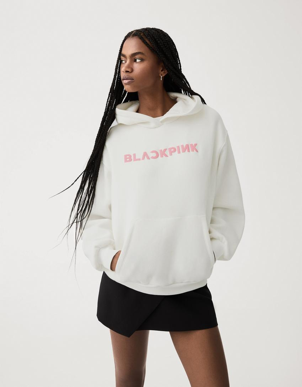 BERSHKA Толстовка с принтом Blackpink, белый