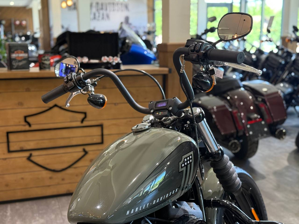 Harley-Davidson Street Bob (Deadwood Green)