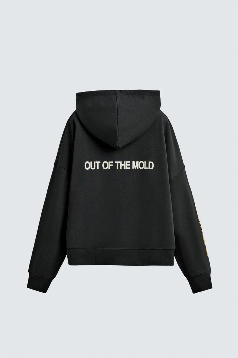 ZARA ТОЛСТОВКА С КОМБИНИРОВАННЫМИ НАШИВКАМИ, ЧЕРНЫЙ