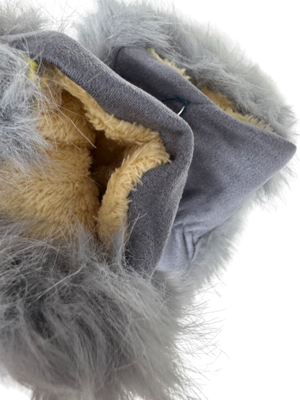 Варежки. Женские. Материал верха: Плюшевые. Подклад: Плюш-мех. Толстые. Внутри с мехом. 12 шт в упаковке, разный цвет.