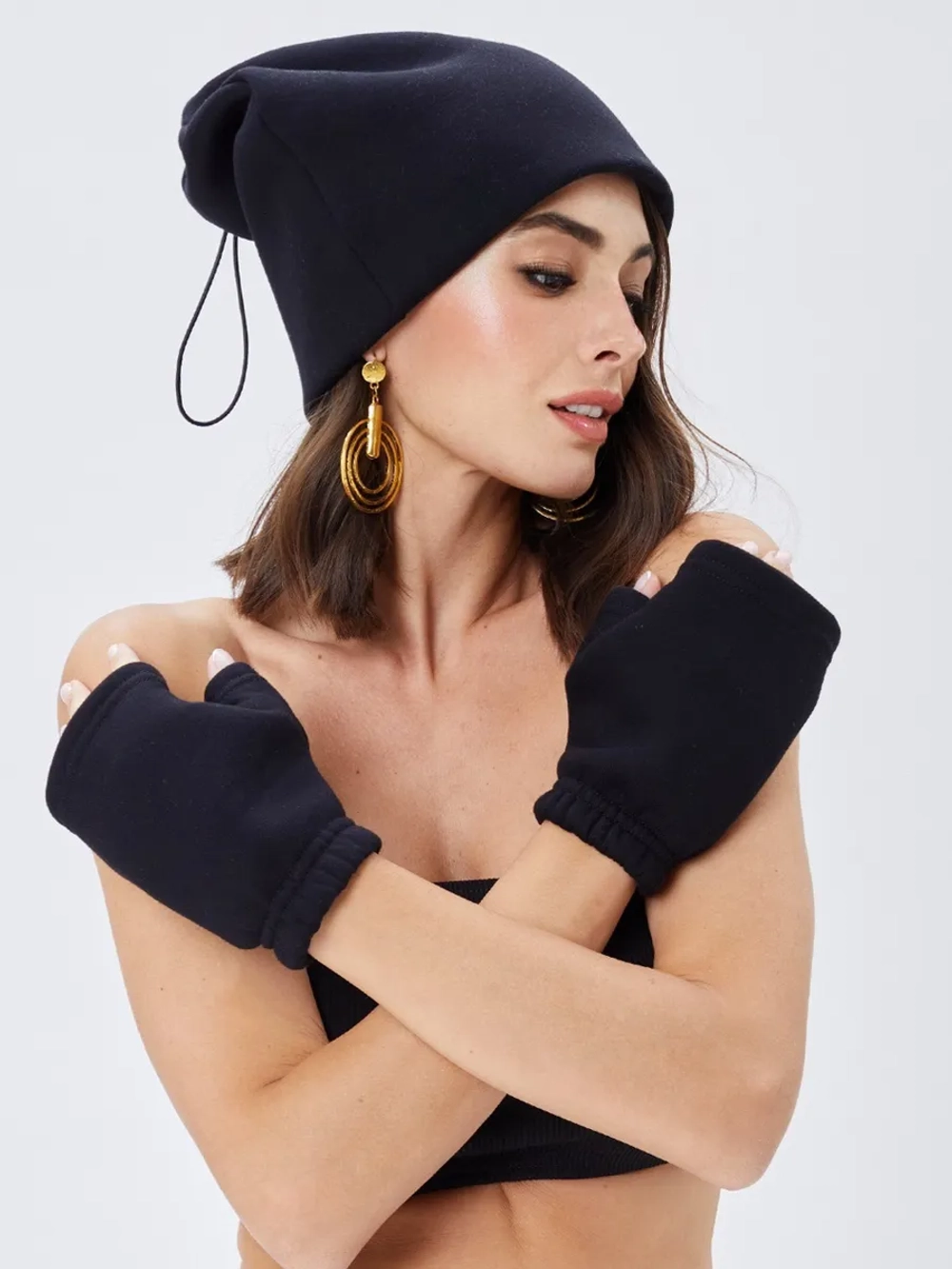 Шапка бини с начесом для хвоста, дред и кос