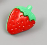 Пуговица пластик "Красная клубничка" , 2,1х1,5 см,№ 235