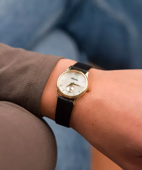 Женские швейцарские часы Adriatica A3130.126FQ