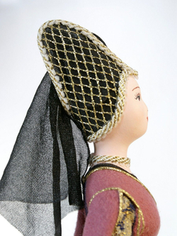 Кукла фарфоровая в немецком придворном костюме