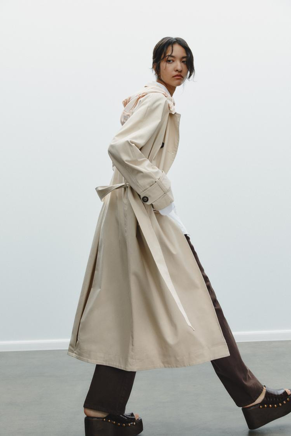 ZARA ДЛИННЫЙ ТРЕНЧ С ШАРФОМ, СВЕТЛО-БЕЖЕВЫЙ