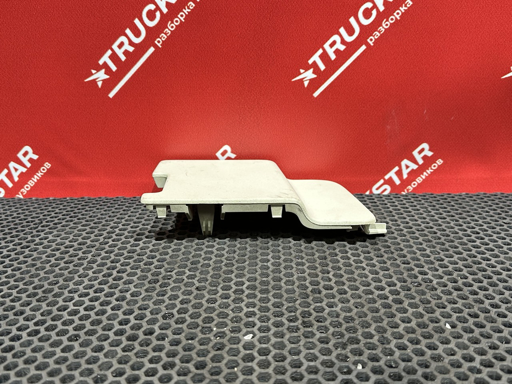 Заглушка обшивки кабины левая