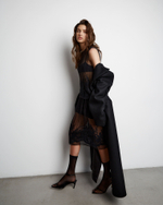 Юбка из шелка с вышивкой черный