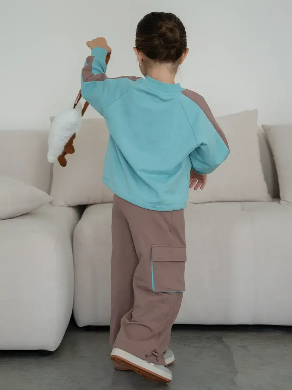 Спортивный костюм для девочки в школу