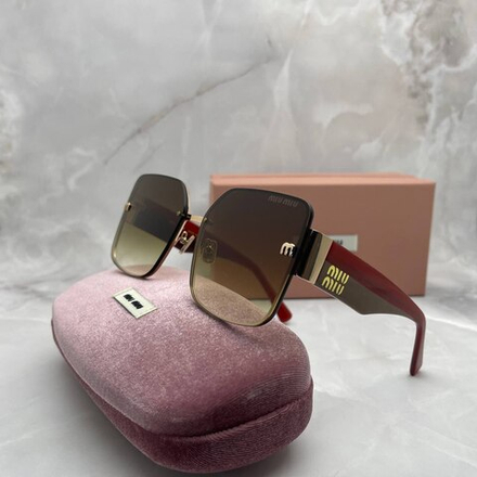 Солнцезащитные очки MIU MIU