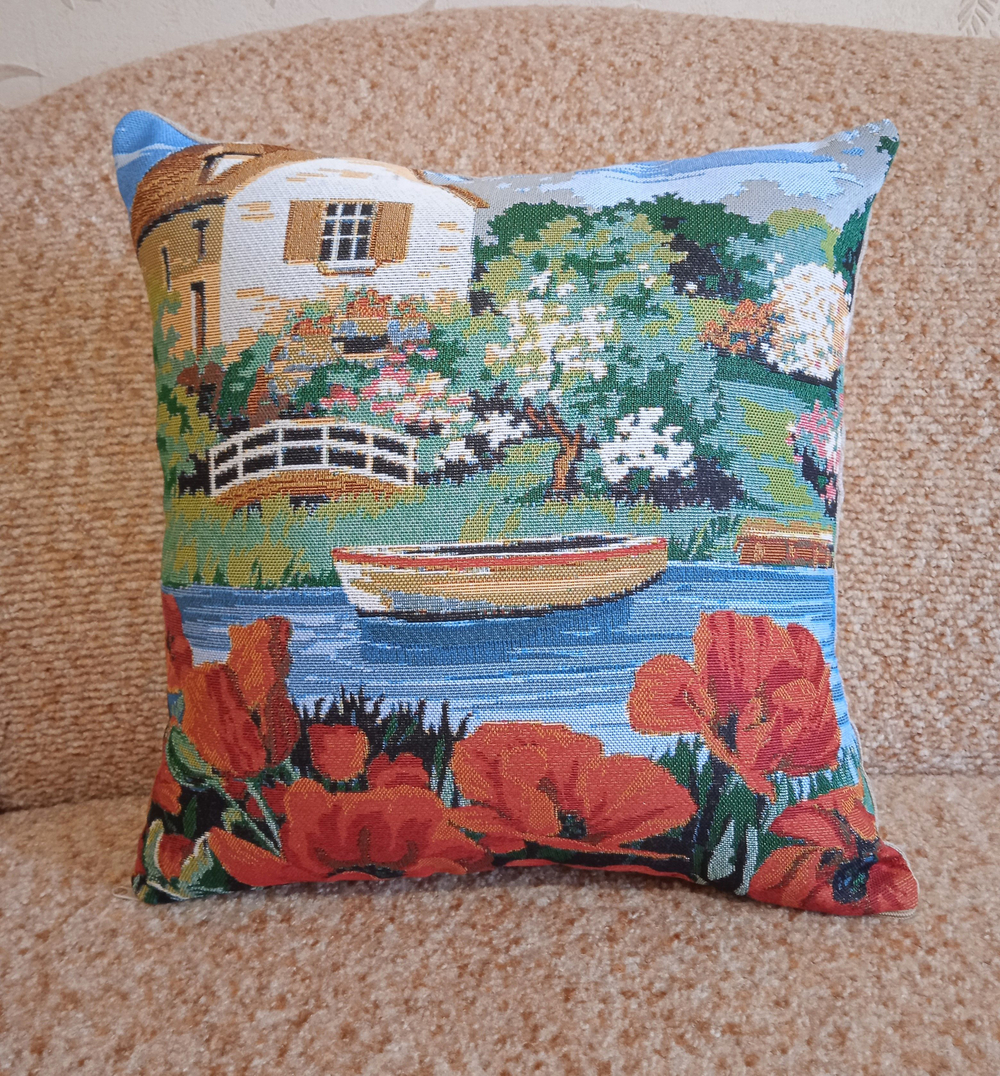 Декоративный гобеленовый чехол для интерьерной подушки Домик у реки 38*38