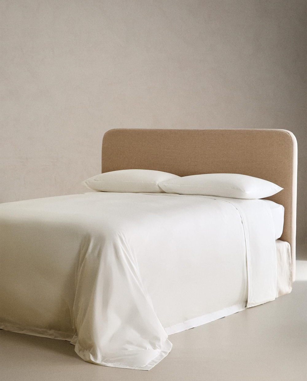 Zara Home - Простыня из сатина (500 нитей), бежевый, 160x280 см