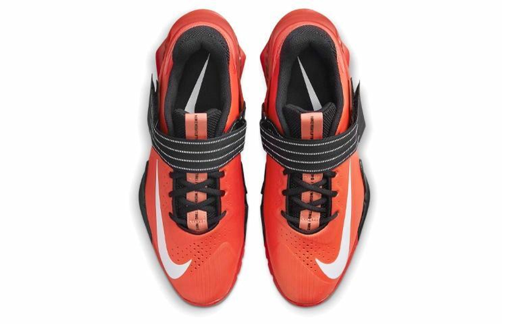 Кроссовки Nike Savaleos