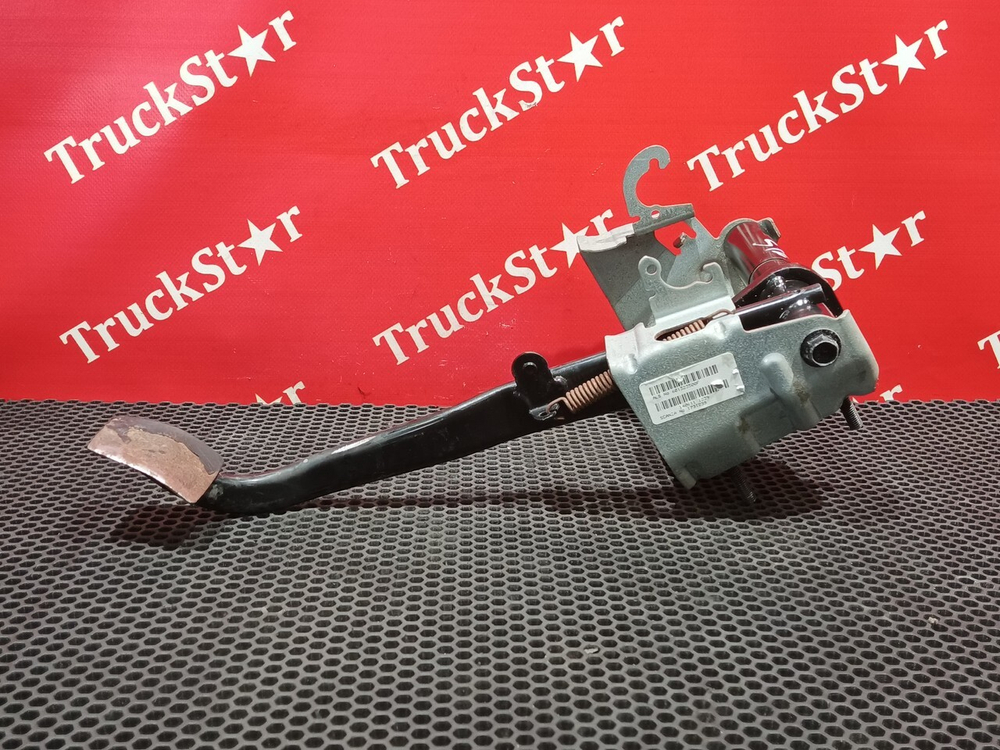 Педаль тормоза