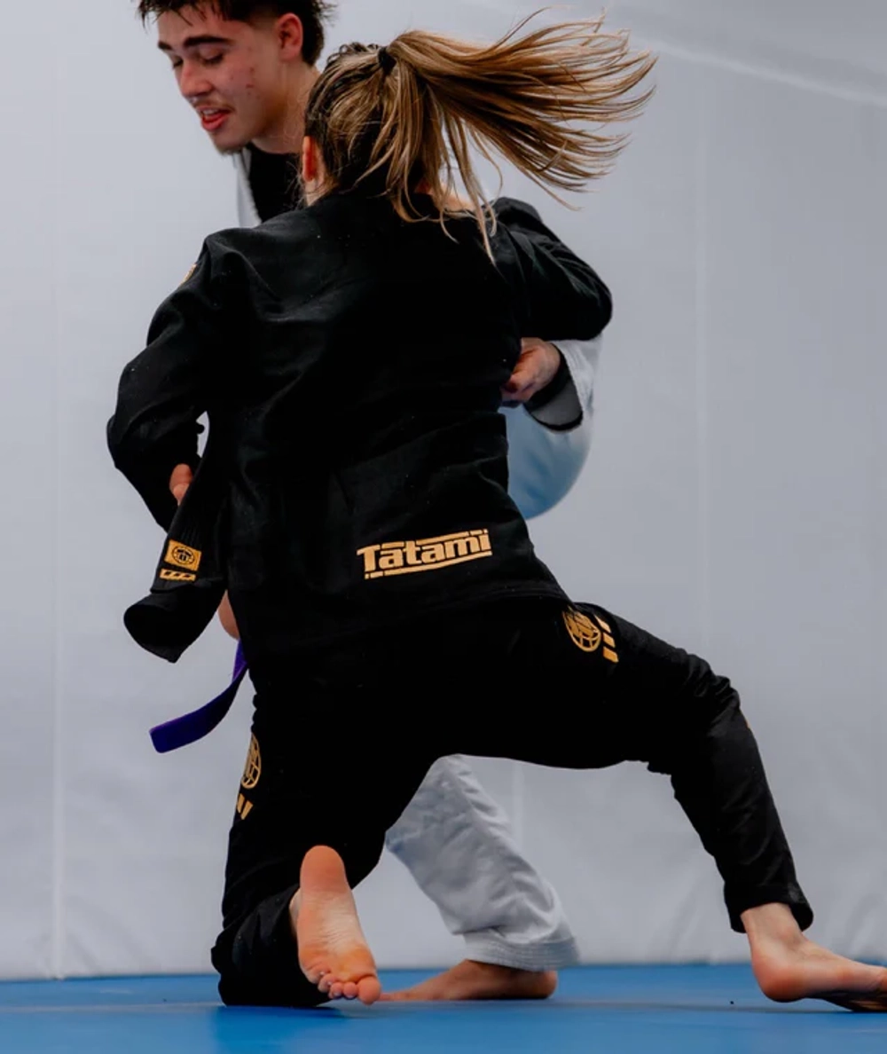 Кимоно женское Tatami BJJ LADIES PRO SERIES - BLACK & CHAMPION GOLD