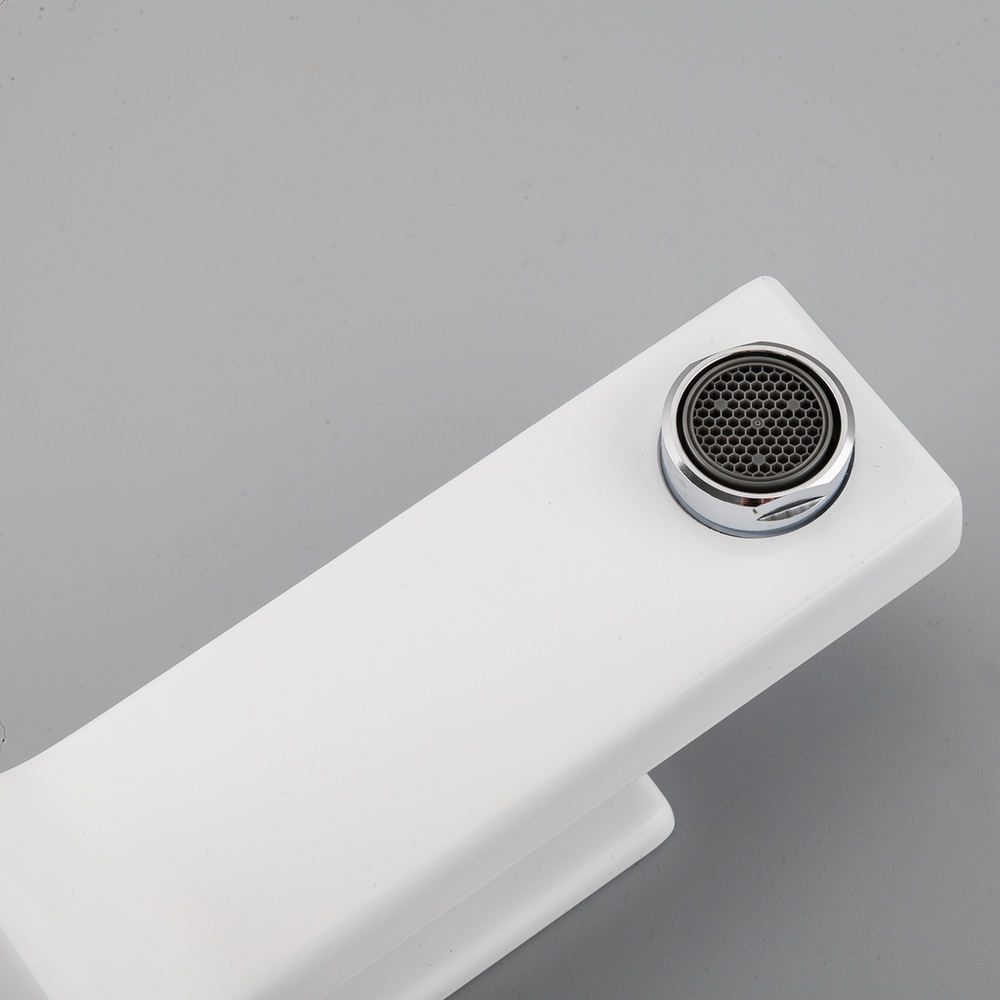 Смеситель для раковины 35к G1017-1 GAPPO литой, с гигиенической лейкой, БЕЛЫЙ-хром