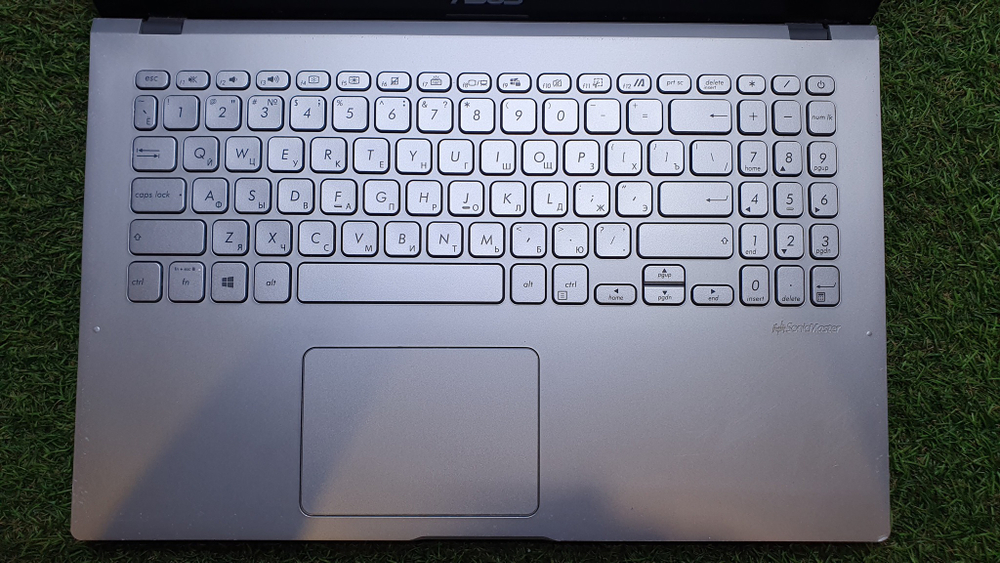 Ноутбук ASUS i3-8/6Gb/MX250 2Gb/FHD