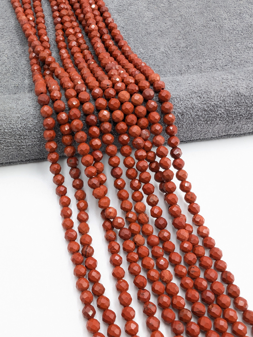 Яшма красная шар огранка 3.3мм