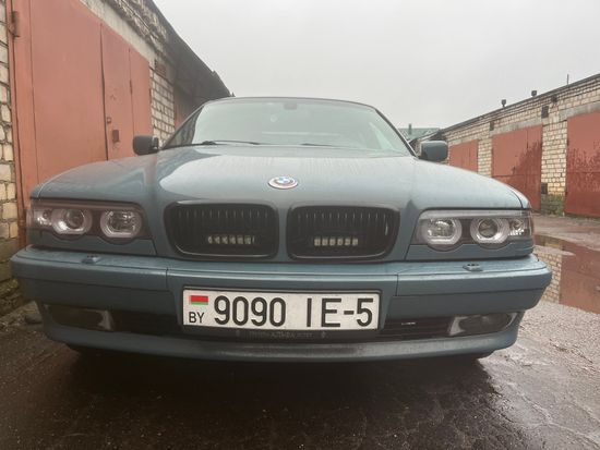 Передние фары 3D Angel Eyes для BMW 7 E38 (94-01) черные