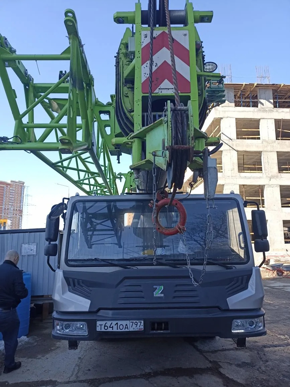 Zoomlion ZTC* 6x4 Автокран ZTC300V 	(Дизельный, 7,8 л, 313 л.с., МТ)