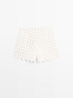 Massimo Dutti Вязаные крючком шорты с цветочным декором, кремовый