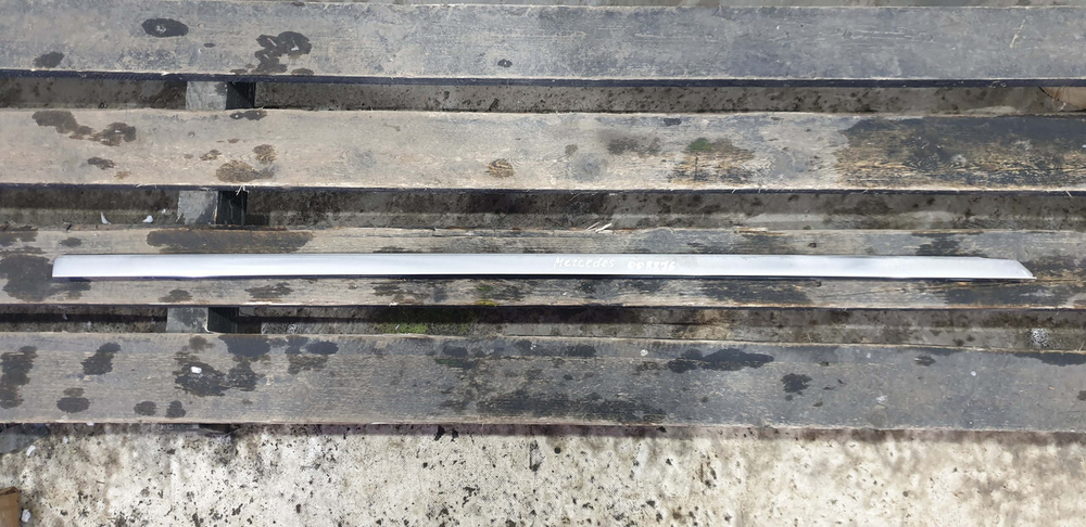 Молдинг двери передней правой Mercedes S (W222) 13-20 Б/У Оригинал A2226900680