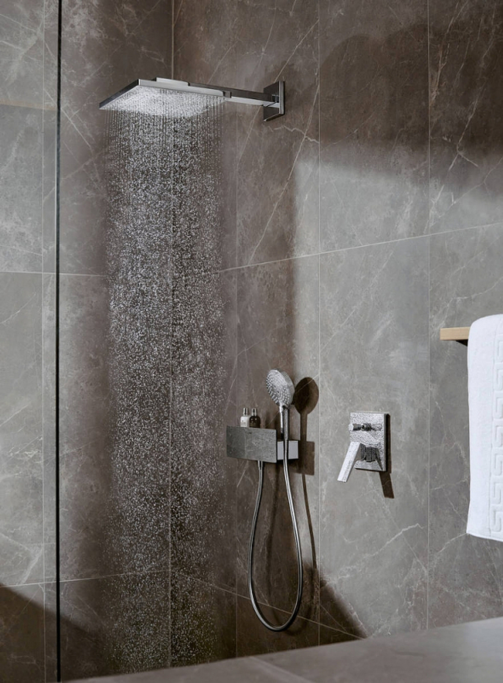 Верхний душ Hansgrohe Raindance 26238670 черный матовый
