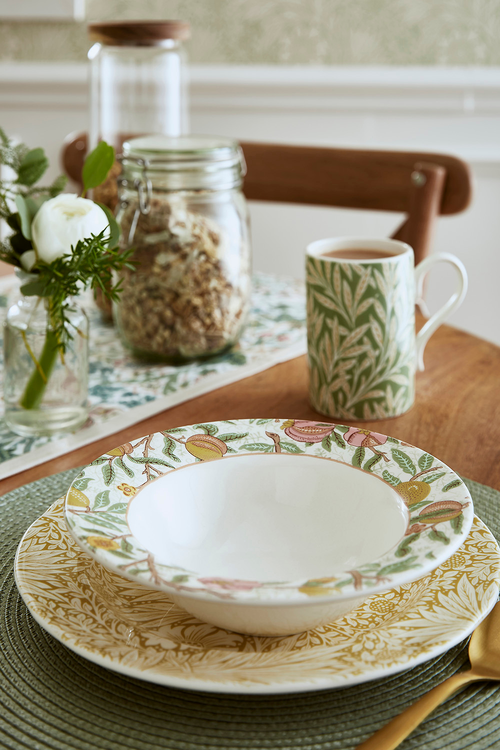 Spode Тарелка Morris&Co. Фрукты глубиной 19 см MCO05206-B