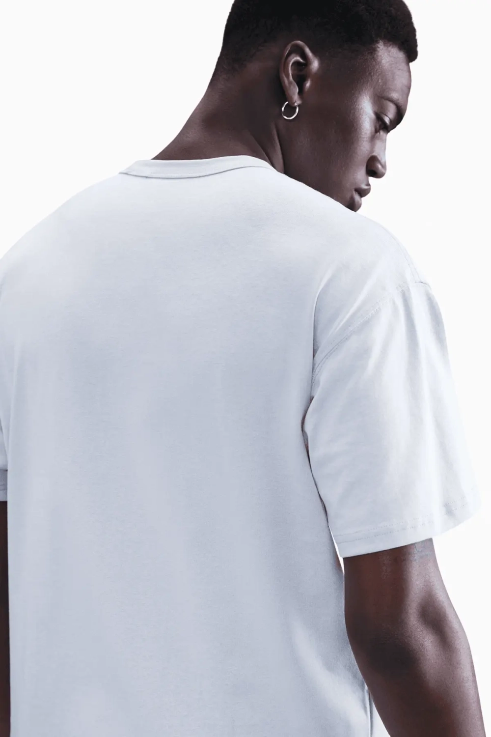 Футболка Nike Sportswear Premium Essentials - серый