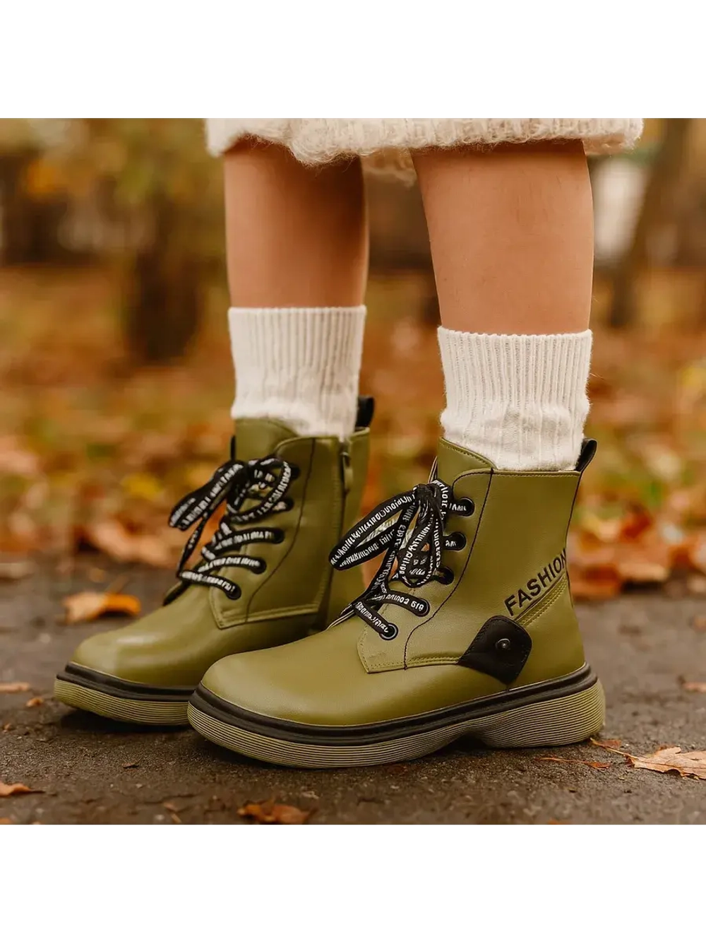 Ботинки для девочки демисезонные.