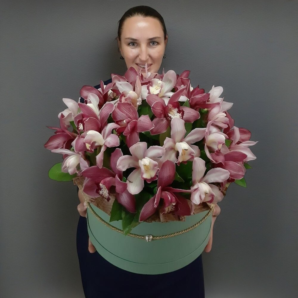 Букет из орхидей в коробке «‎Японский чай»