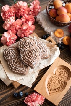 Пряничная доска Бута с цветком