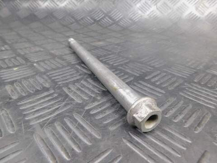 Ось переднего колеса Yamaha TDM850 RN03J 2001