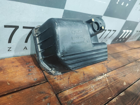 Корпус воздушного фильтра Suzuki Grand Vitara 2 (JT) 05-15 Б/У Оригинал 65JA01